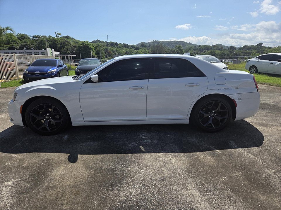 Chrysler-300S-2022-1
