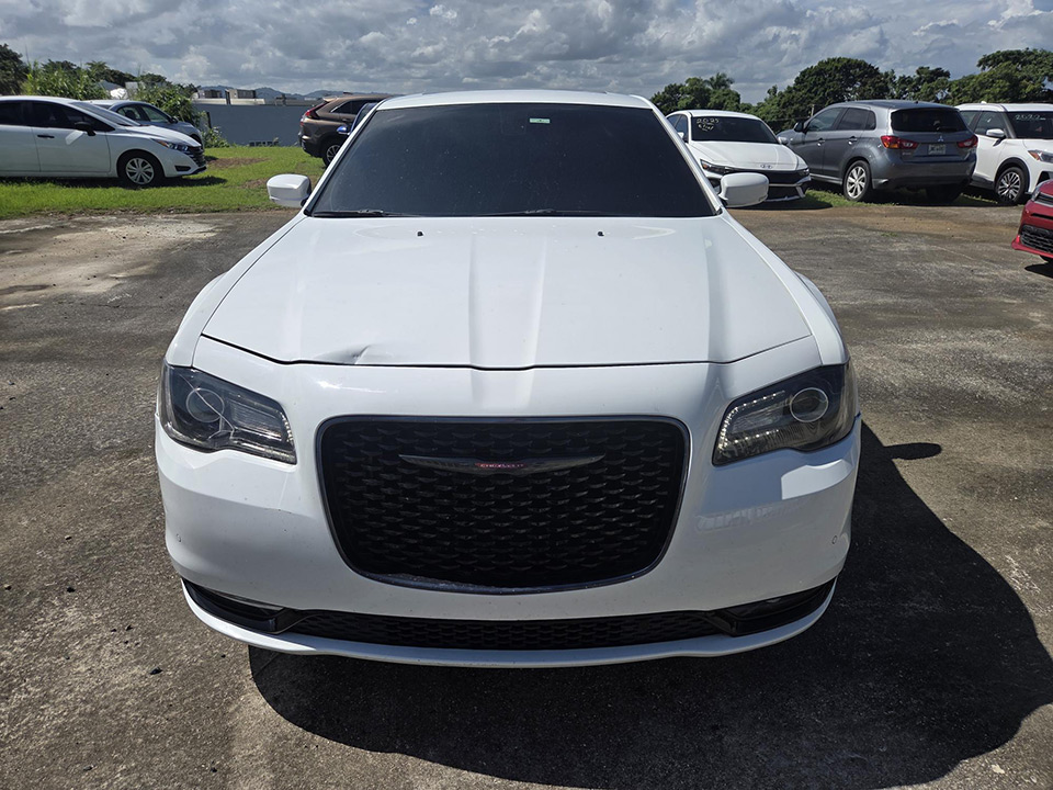 Chrysler-300S-2022-2