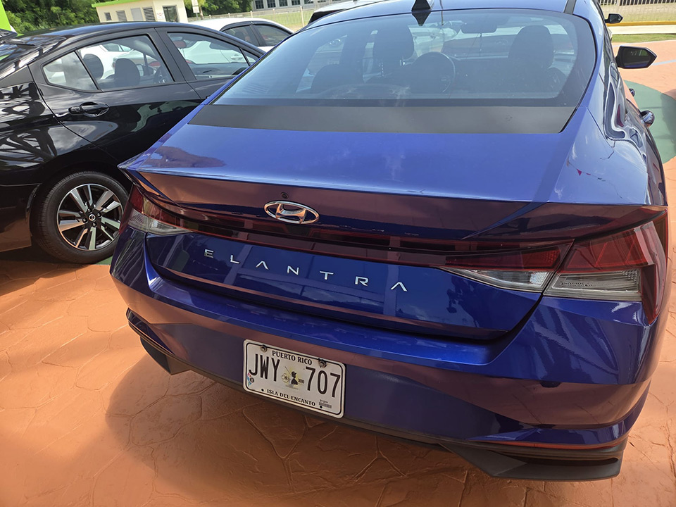 Hyundai-Elantra-2022-2