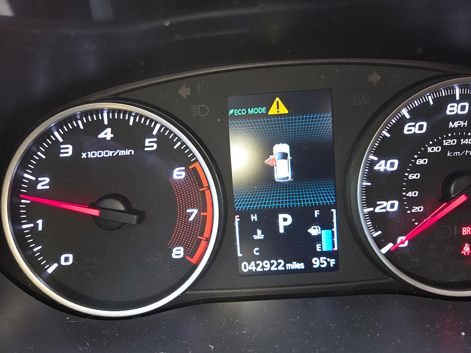 Mitsubishi-Eclipse-Cross-ES-2022-4